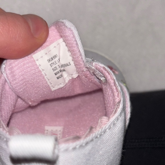 (3 for $10) Laura Ashley Floral Pink and White Kids Shoes - Picture 7 of 7